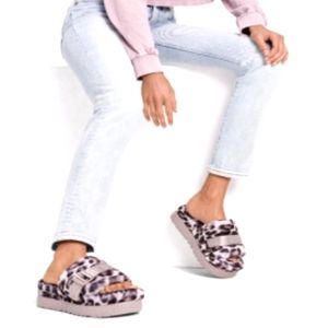 NEW UGG OFICIAL FLUFFITA SLIPPERS WOMEN'S SIZE 12
